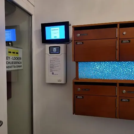 By Lr - Self Check In * Lugano