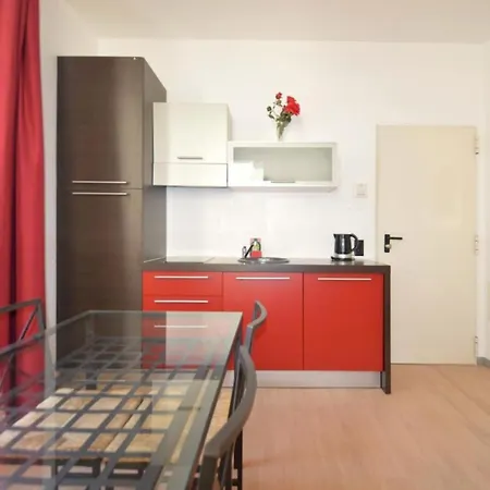 By Lr - Self Check In Apartmanhotel