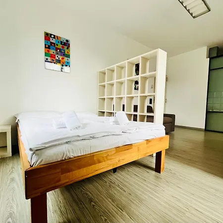 Apartahotel By Lr - Self Check In Lugano