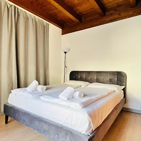 By Lr - Self Check In Apartmanhotel
